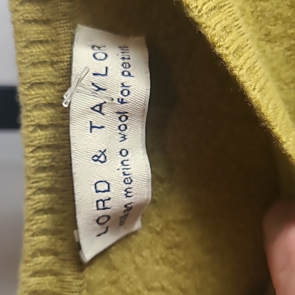 Lord and Taylor Vintage  Crop Sweater Marino Wool XXS Petite - Picture 2 of 3